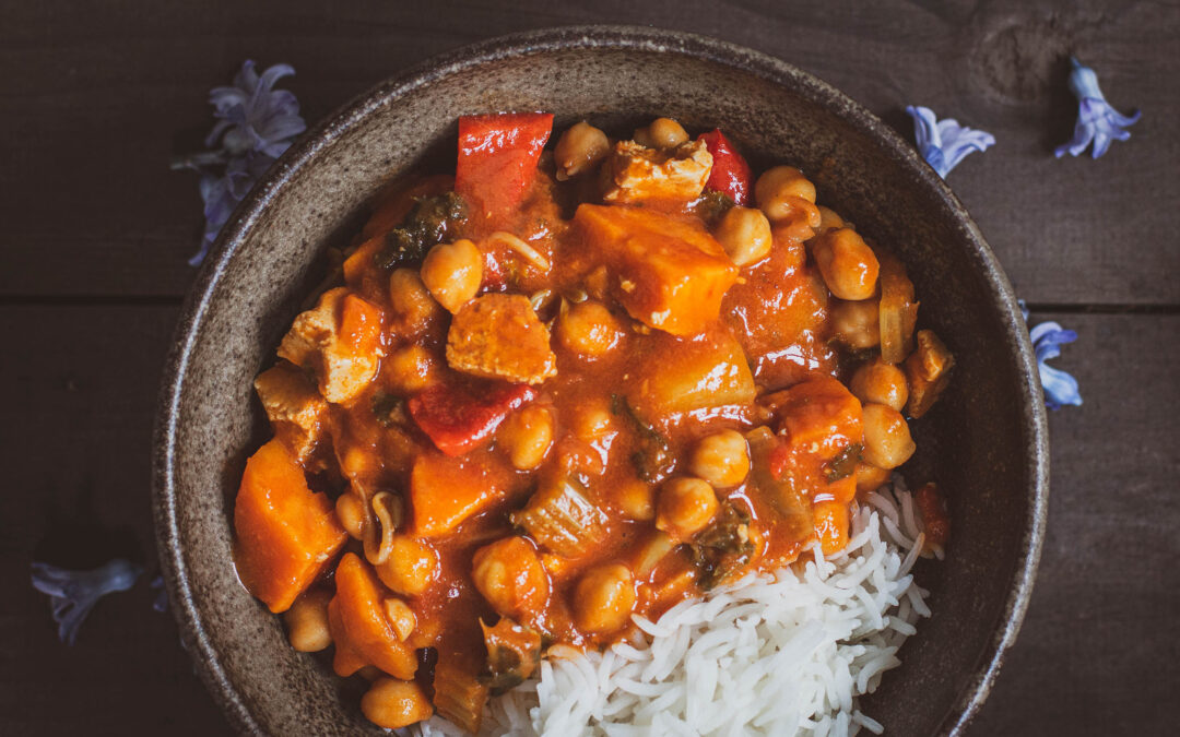 Wegetariańskie curry z warzyw korzeniowych
