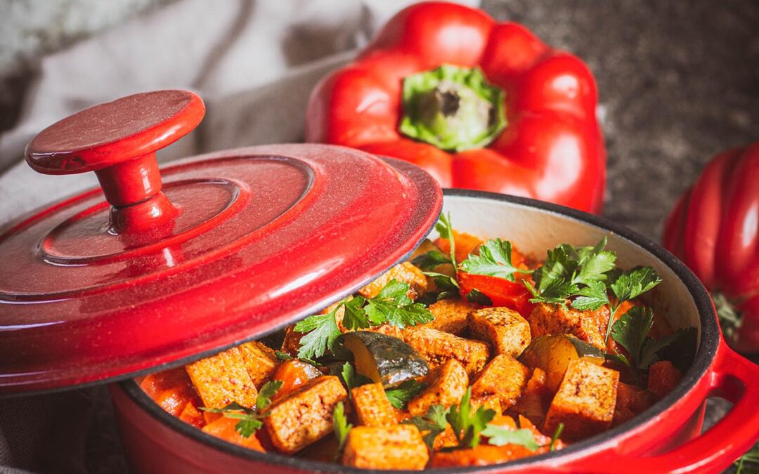 Wegetariańskie leczo z cukinią i tofu